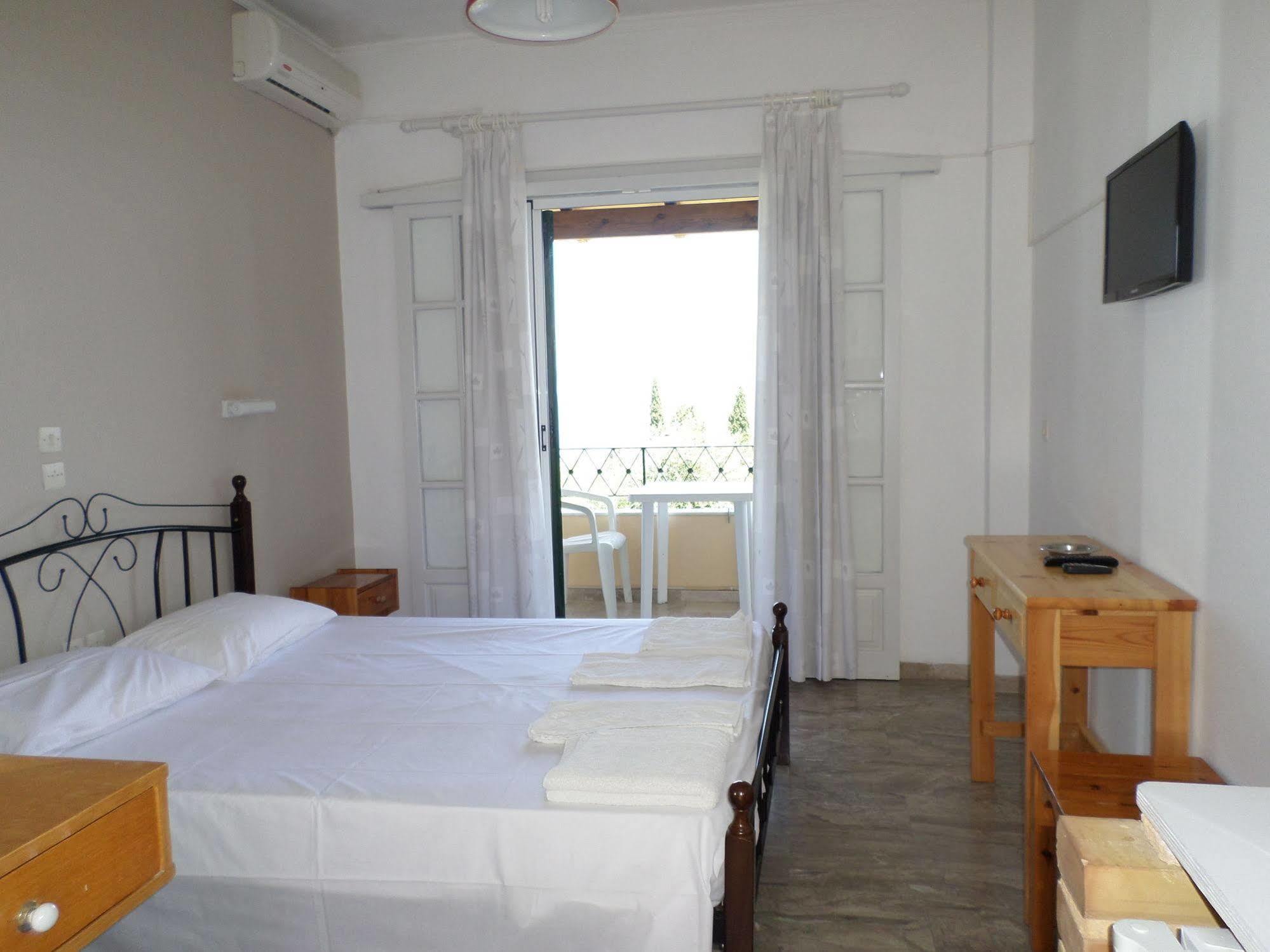 Rising Sun Apartments & Studios Benitses  Esterno foto