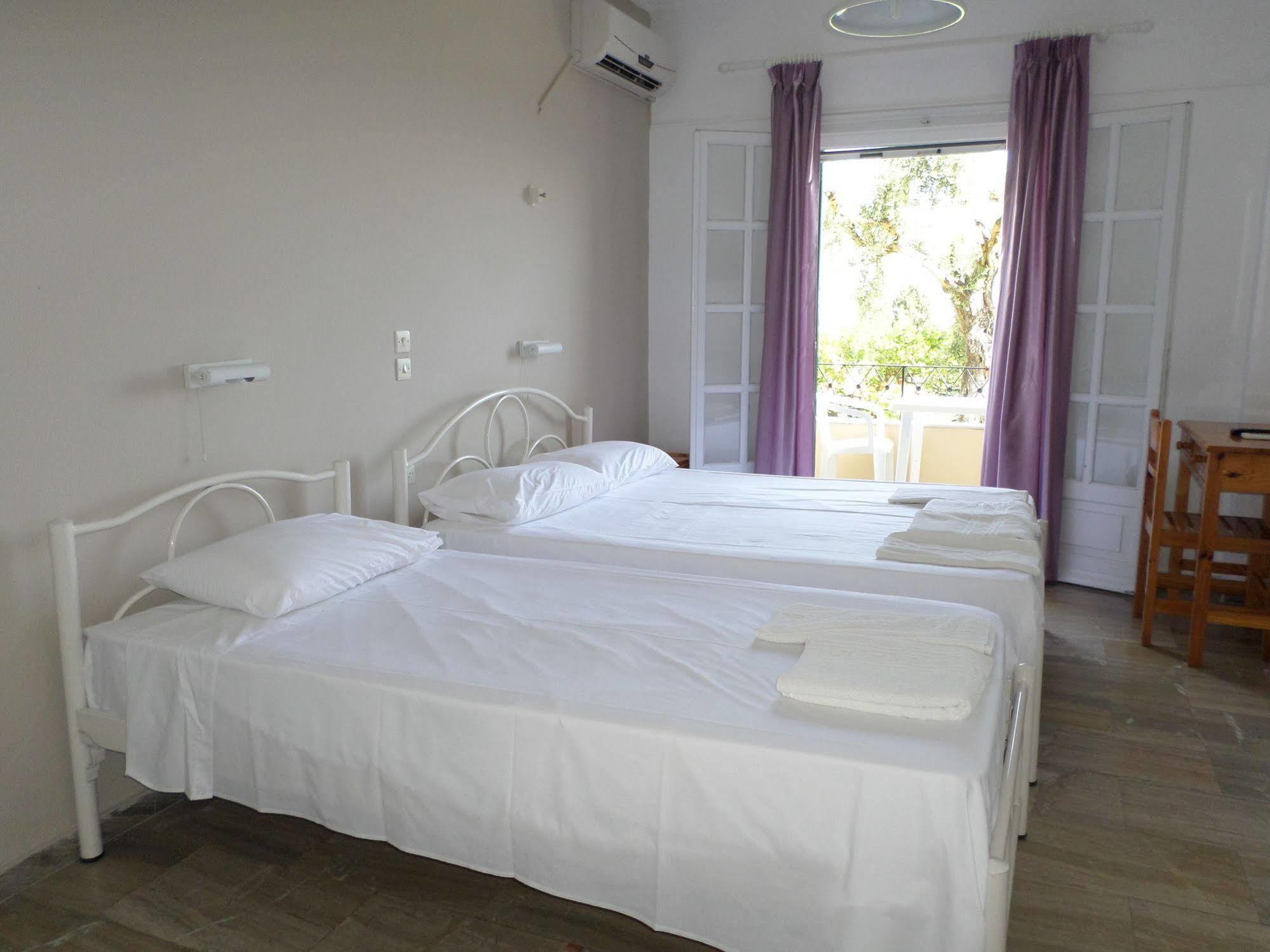 Rising Sun Apartments & Studios Benitses  Esterno foto
