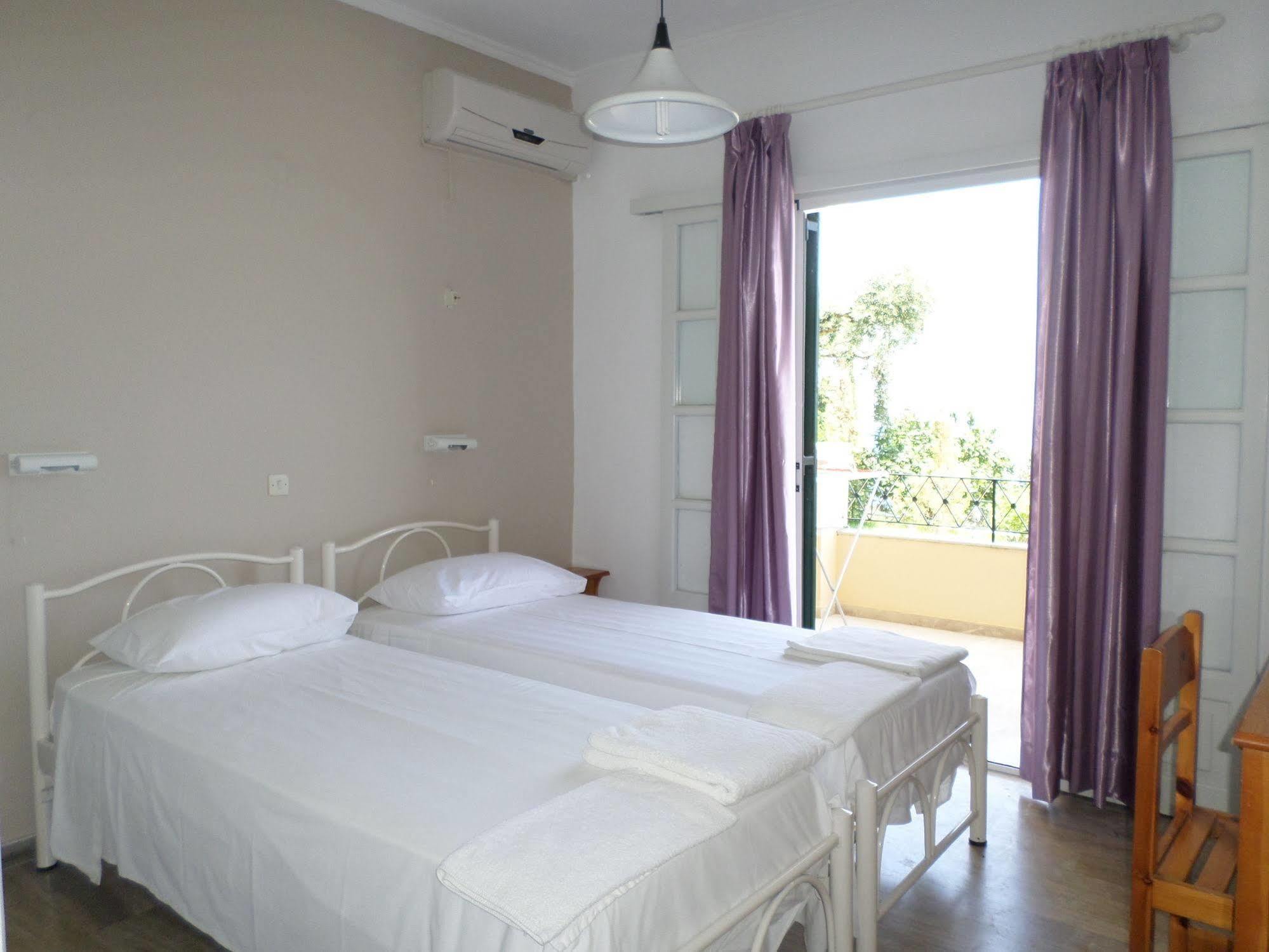 Rising Sun Apartments & Studios Benitses  Esterno foto