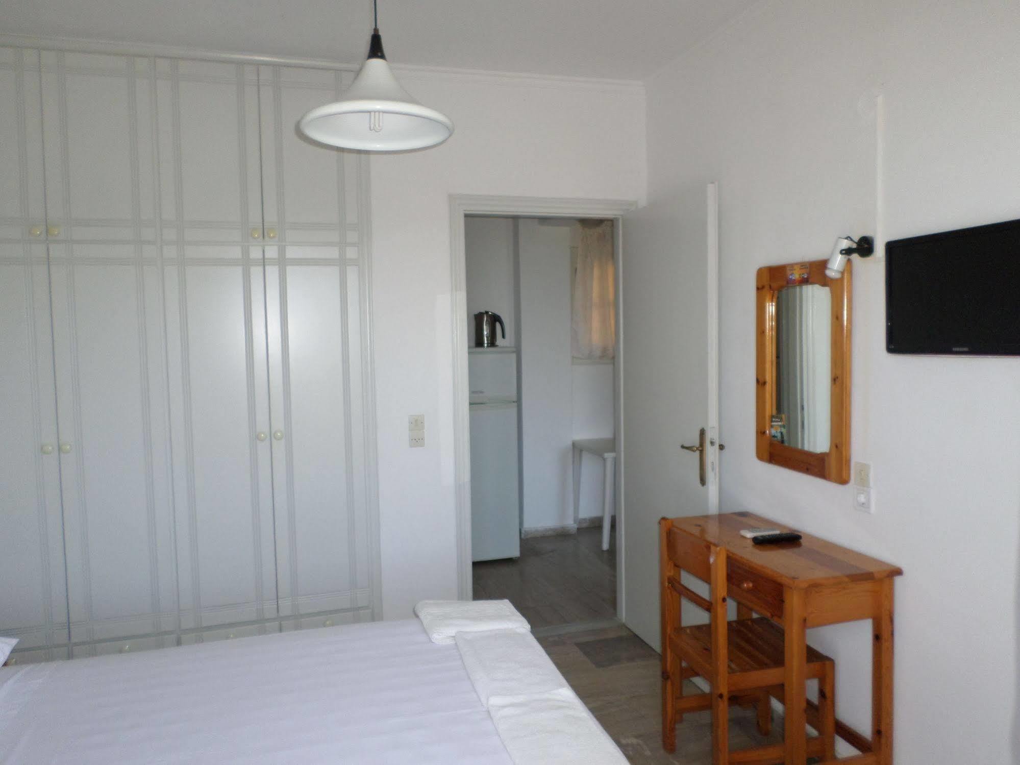 Rising Sun Apartments & Studios Benitses  Esterno foto